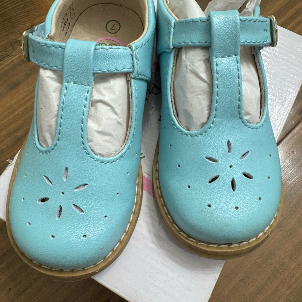 Light blue single buckle Posh Pickle shoes toddler 7